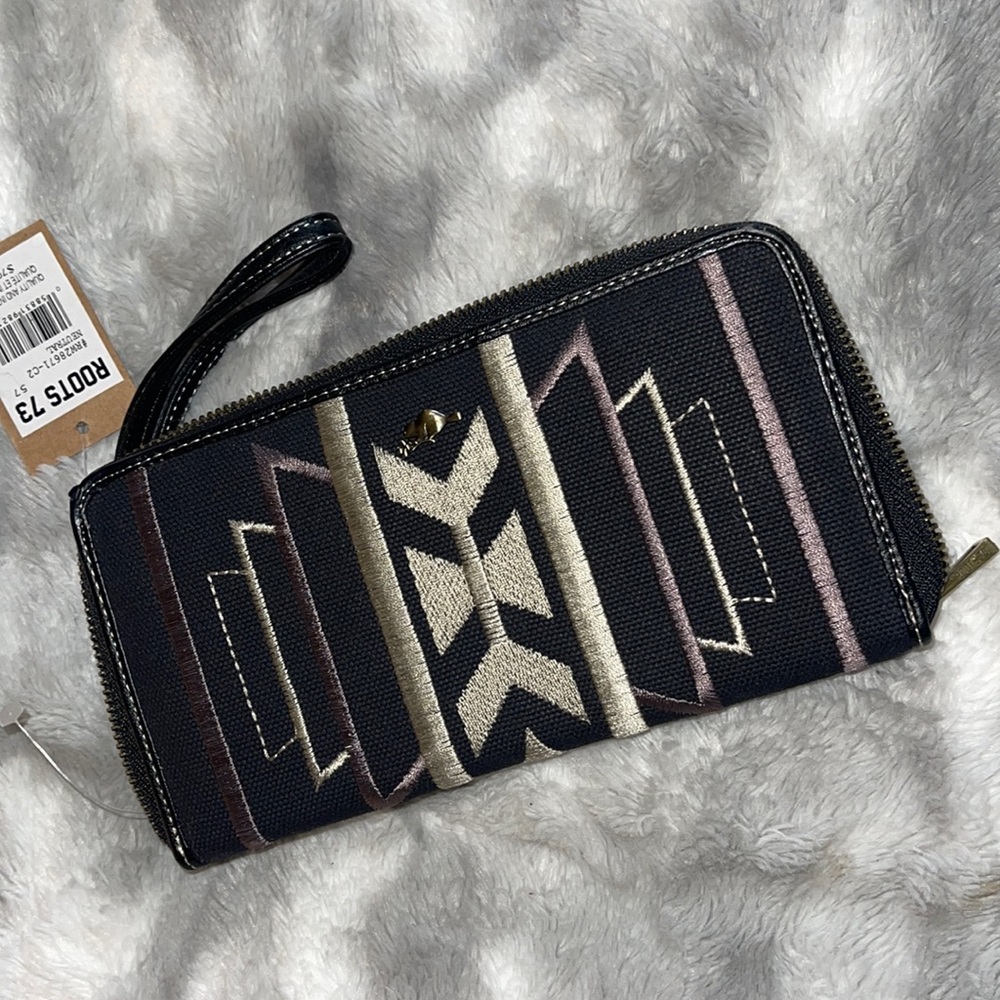 NWT Wristlet
